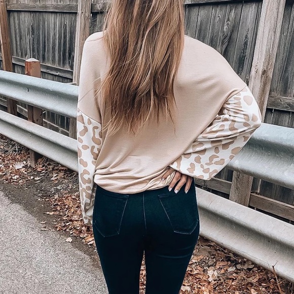 🔹New🔹Billow Sleeve Cross Front Top - Picture 2 of 7